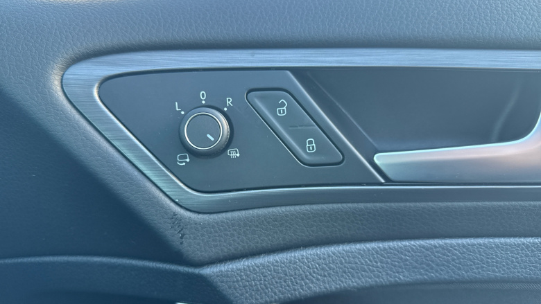 Volkswagen Golf 1.4 TSI SE [Nav] 5dr Petrol Hatchback